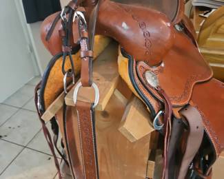 005 Circle Y Brand Leather Horse Saddle With Accessories