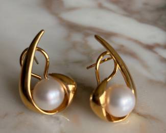 18kt Yellow Gold Pearl Earrings~$1295