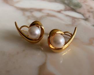 18kt Yellow Gold Pearl Earrings~$1295
