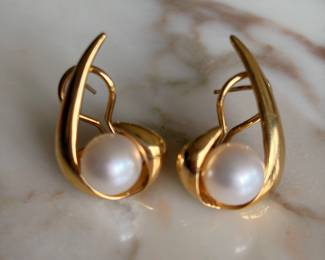 18kt Yellow Gold Pearl Earrings~$1295