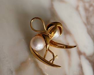 18kt Yellow Gold Pearl Earrings~$1295