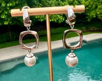 Roberto Coin 18kt & Pear Earrings