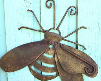 Rustic Metal Bee Wal Mounted Sculpture