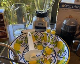 Clear Tapered Glass Water Pitcher, Oster Classic Series 10-Speed Blender, Le Cadeaux Palermo Lemon Design Salad Bowl & Server Set