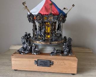 Michael Ricker limited edition musical pewter carousel