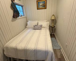 Full size bed