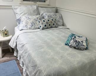 Full size bed
