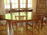 ANTIQUE CHERRY OVAL TABLE WITH BUTTERFLY JOINTS & 6 CHAIRS (2 ARMCHAIRS)