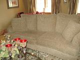 GORGEOUS FIVE PILLOWED TEXTURED CLOTH SOFA