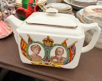 King George VI coronation teapot