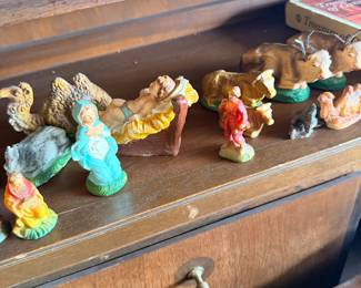 Small animal figurines and collectibles