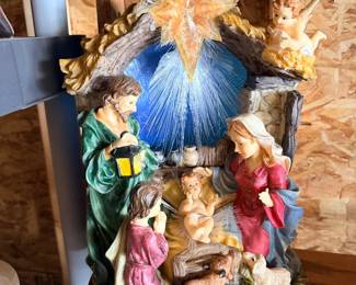 Nativity figurine set