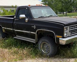 1987 Chevrolet K10 Pickup Truck, 4WD, Miles Showing On Odometer 284,320, VIN# 1GCEV14K4HF391025, Kansas Title