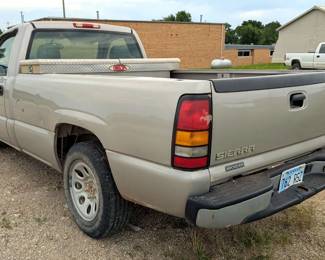 2005 GMC Sierra 1500 Pickup Truck, 4x2, Miles Showing On Odometer 292,603, VIN# 1GTEC14X85Z261051, Kansas Title