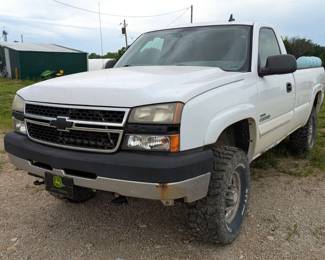 2006 Chevrolet Silverado 2500 HD Duramax Pickup Truck, 4WD, Miles Showing On Odometer 289,350, VIN# 1GCHK24D56E219697, Kansas Title