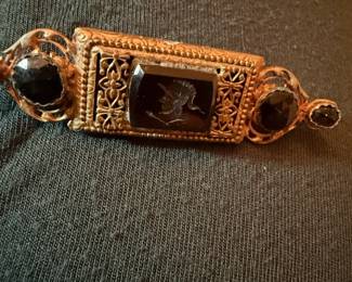 Art Nouveau Gilded Metal Cameo Brooch with Onyx second image