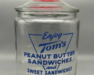 Tom's