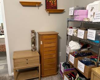 Jewelry cabinet