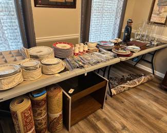 Tons of kitchen ware - slightly used to vintage!