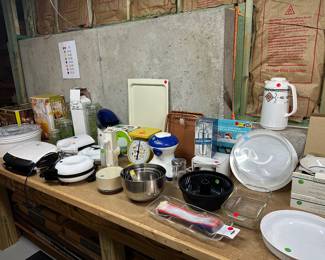 More kitchenware