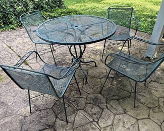 Vintage Woodard Style Metal Patio Set