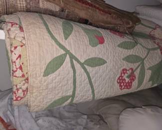 Vintage Appliqué Floral Quilt