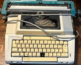 Smith Corona Coronamatic 2200 Typewriter