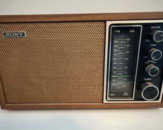 Sony TFM-9440W AM/FM Transistor Radio