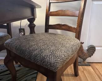 ***Available For Presale*** Kitchen Dining Table w/ 4 Chairs $125