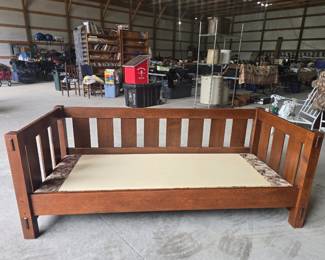 Stickley box settle