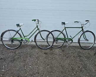 His and hers Pair of Schwinn Collegiate bicycles