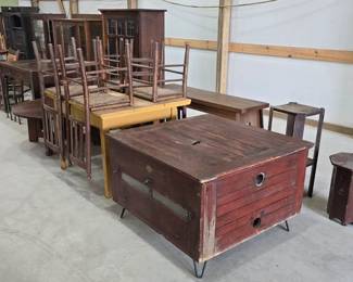 Large Cyphers Buffalo NY egg incubator coffee table