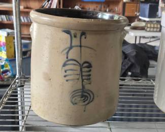 #4 "Ribcage" crock