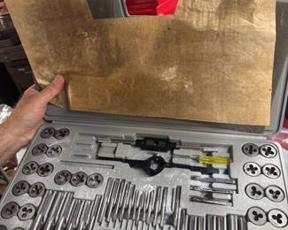 tap and die set