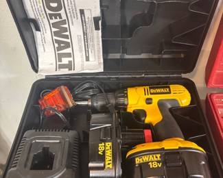 dewalt drill 18v like new