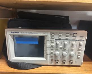 Tektronix oscilloscope 