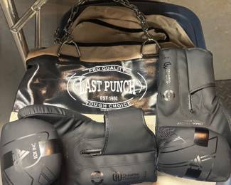 punching bag, with sand (sand will be included with purchase) 