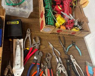 hand tools tie downs straps rope 