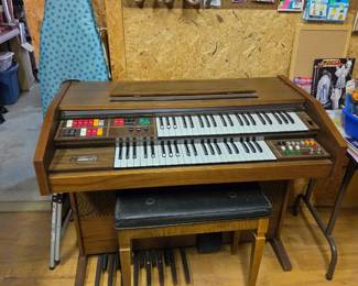 Galanti Group Drum 8 Electronic Organ, Model F-20
