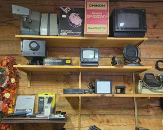various projectors and electronic equipment
