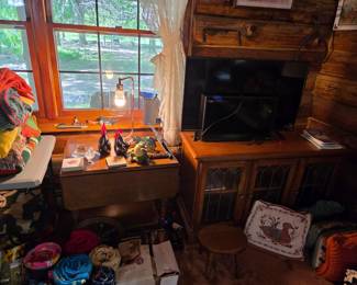 TVs, TV cabinet, misc decor