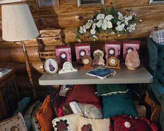 clocks, pillows, wall decor, lamp