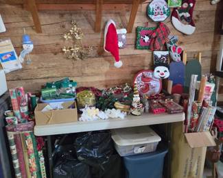 xmas decor and gift wrap