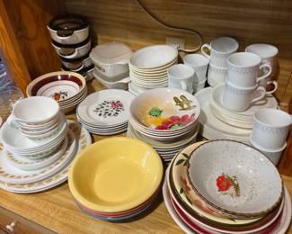 Corelle / assorted sets of vintage ceramic and stoneware dishes