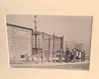 Fonville Winans 1936 photograph of the LSU Mike the Tiger cage