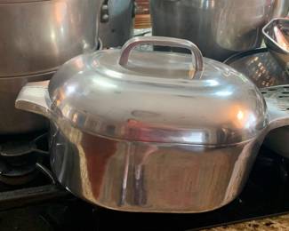 A wagnerware like new Magnelite Roasterette