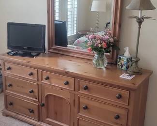 Broyhill Fontana Pine Dresser with Mirror