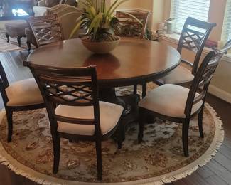 Fine Furniture Round Dining Table with Four Chairs