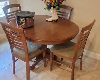 East West Furniture Piece Dining Set with Round Pedestal Table and Four Chairs