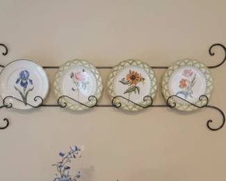 Set of Four Botanical Plates with Decorative Wall Hanger